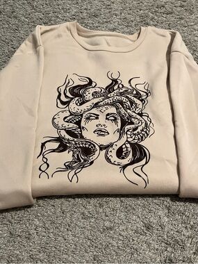 SHEIN Beige Crewneck Sweatshirt with Black Medusa Graphic